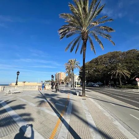 The Traveller's House Con Vistas A Playa La Caleta *
