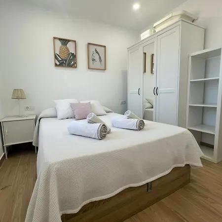 Apartamento The Traveller's House Con Vistas A Playa La Caleta Cádiz